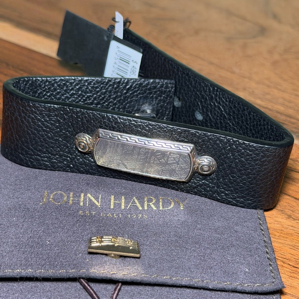 JOHN HARDY BLACK LEATHER WITH S.S .925 W/ METEORITE BRACELET. 7.5-9in
